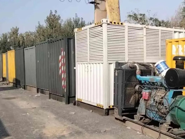 罗江200KW柴油发电机机组每小时油耗是多少?