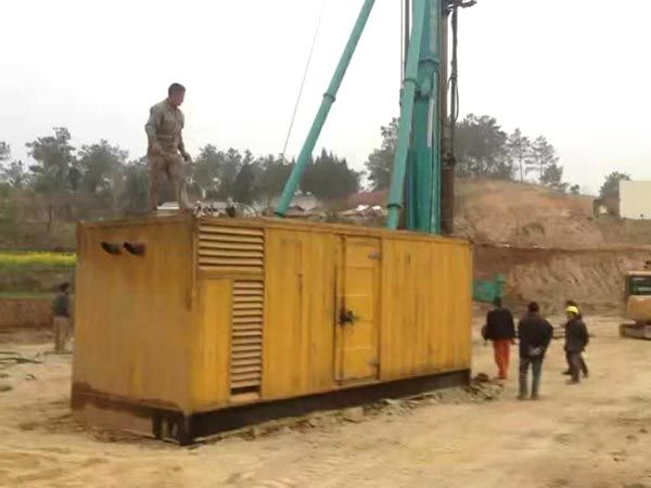 罗江如何判断水冷式机油散热器密封件是否需要更换？